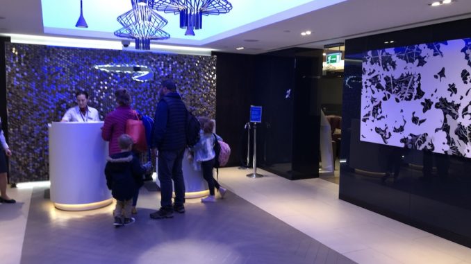 BA Club Lounge LGW 26