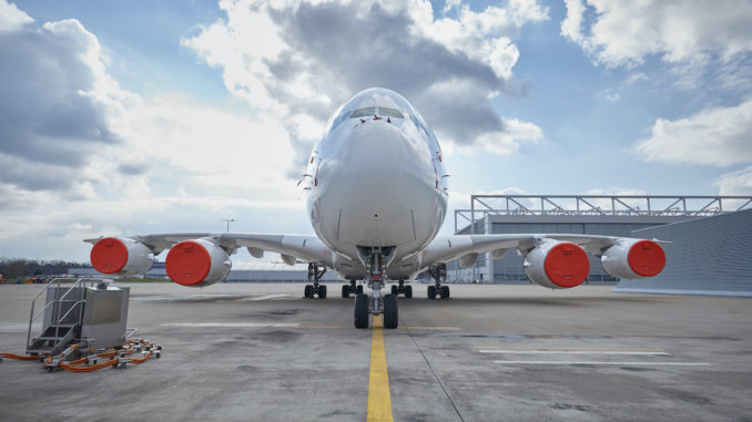 A380 D-AIMB LHT Frankfurt geparkt mit Engine Cover