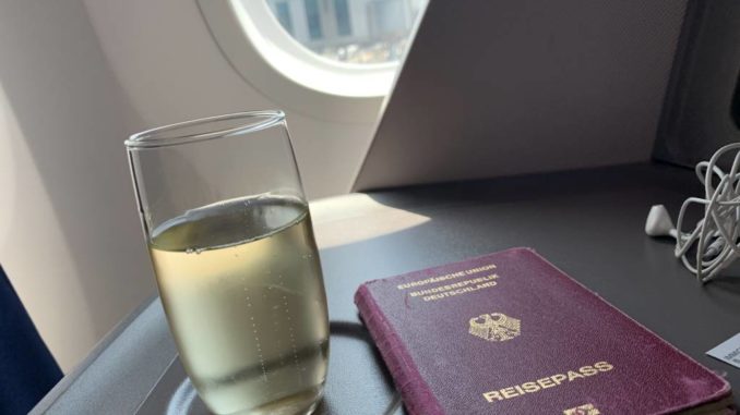 singapore_airlines_business_class_dreamliner_787_singapore_sin_hongkong_hkg_sebastian (3)