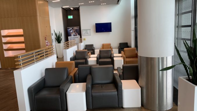 Lufthansa Business Lounge A Corona-8