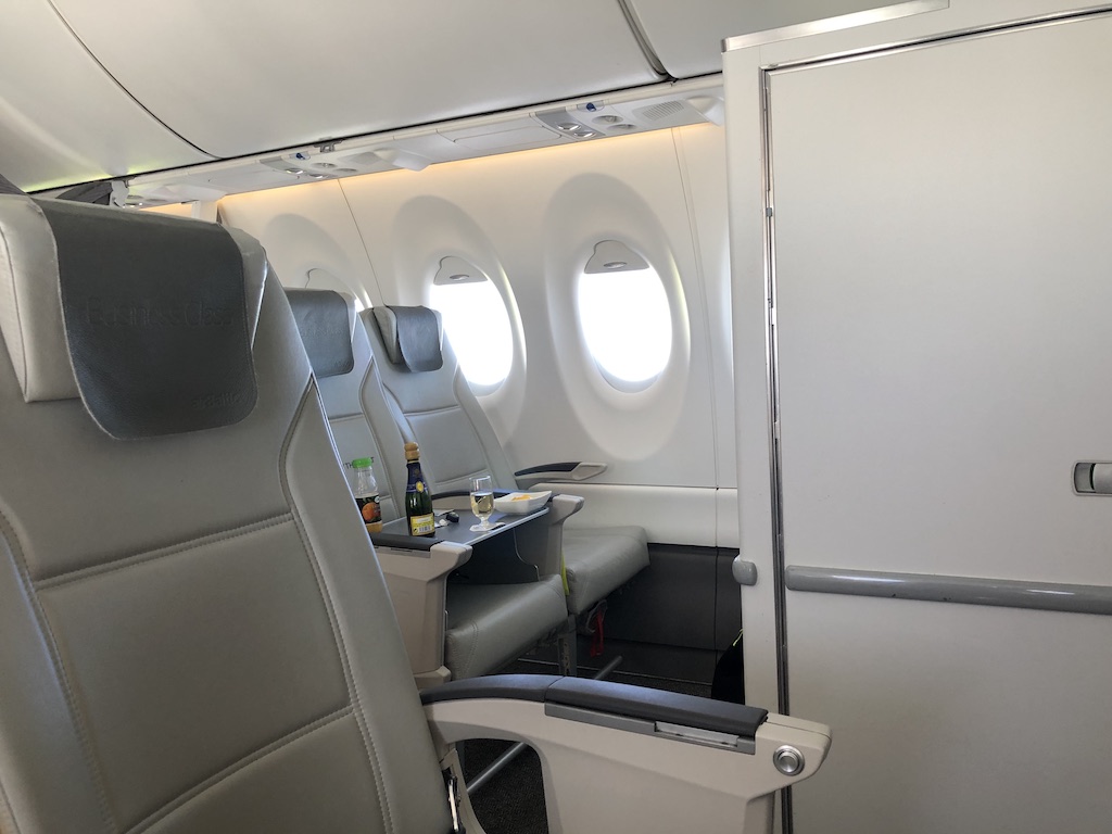 Review Airbaltic Business Class Frankfurt Riga Im Airbus A220 Frankfurtflyer De