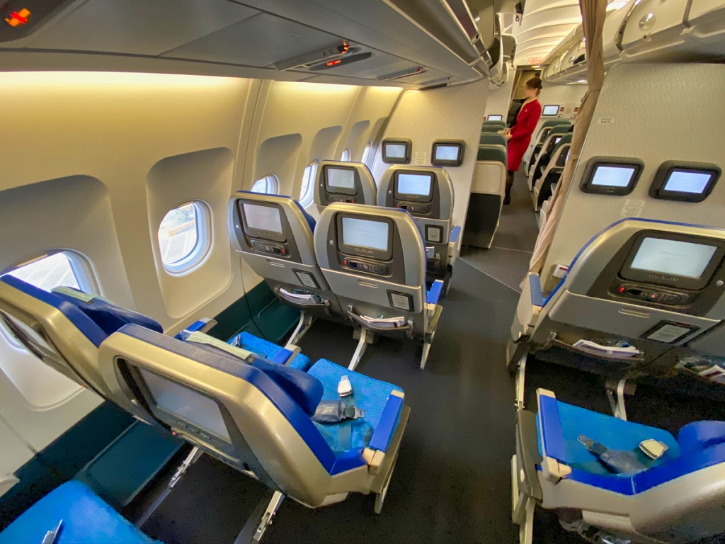Review Cathay Pacific A330 Regional Economy Class Frankfurtflyer.de