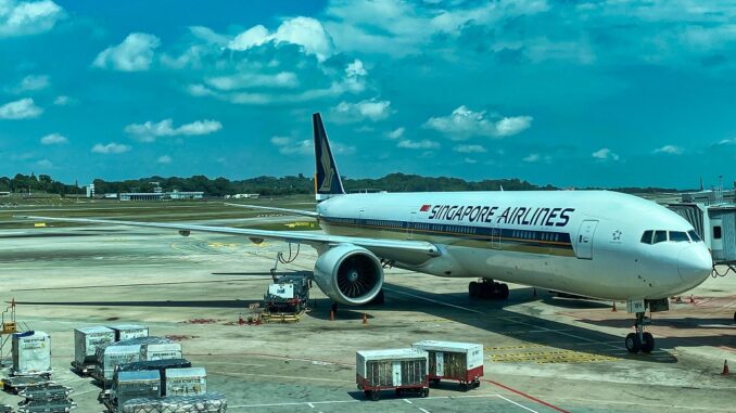 FFF_SQ_PE_Boeing_77W