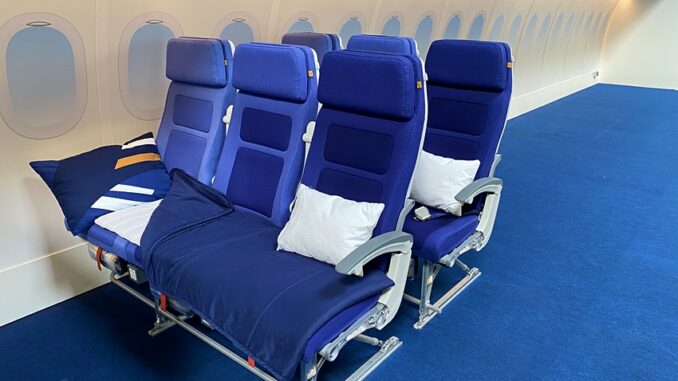 Lufthansa Sleeper Row 1