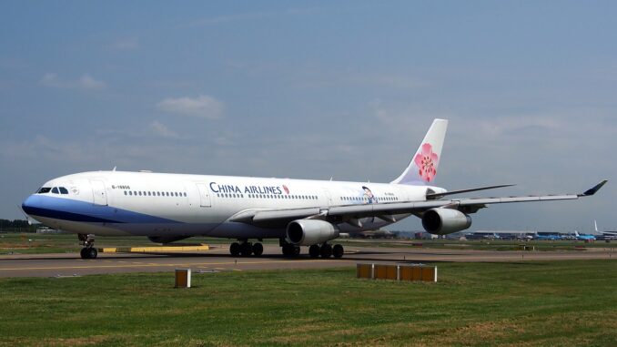 china-airlines-884387_1280
