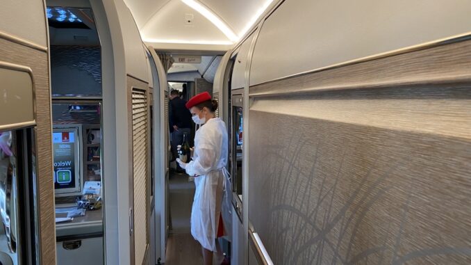 Emirates First Class Corona Boeing 777 300 Dubai nach Frankfurt-7