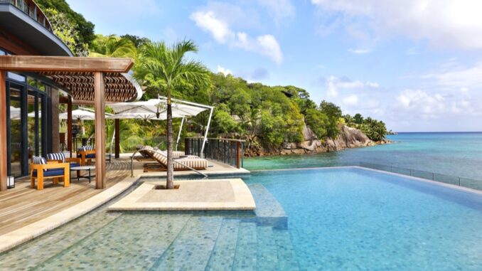 LXR-Mango-House-Seychelles-Main-House-Infinity-Pool_HR