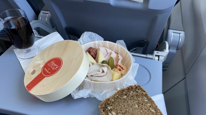 austrian_airlines_business_class_varna_wien_austrian_melangerie_buy_on_boardfoto_sebastian (21)