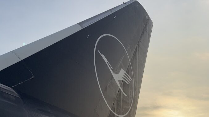 Lufthansa Tail A350
