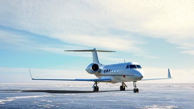 airplane-5645875_960_720