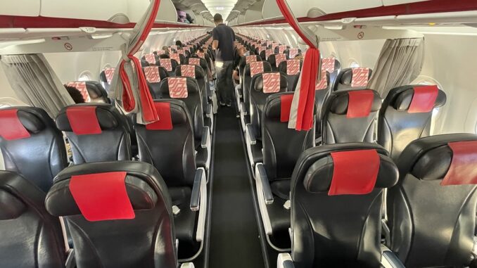 Air_France_A320_Economy_Class_002