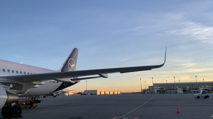 Lufthansa by Niko