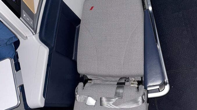 Air_France_A332_Business_Class_078